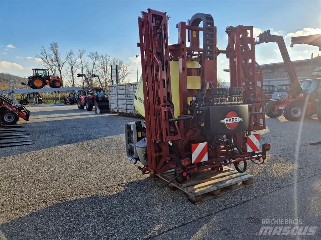 Hardi Mega 12 견인형 분무기