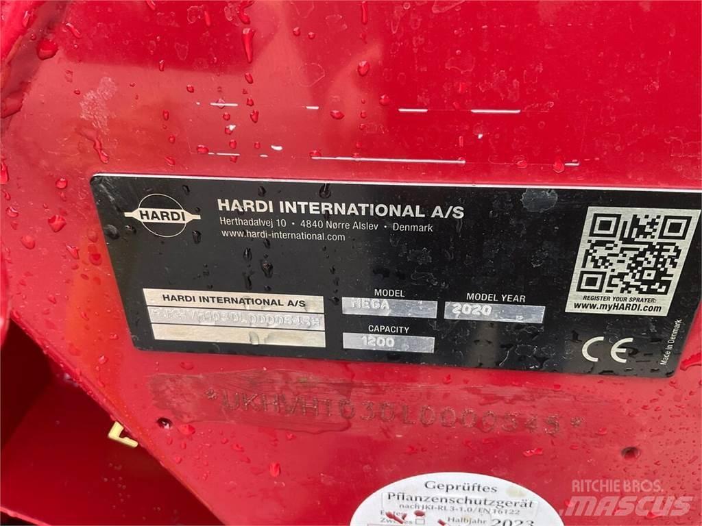 Hardi MEGA 1200 견인형 분무기