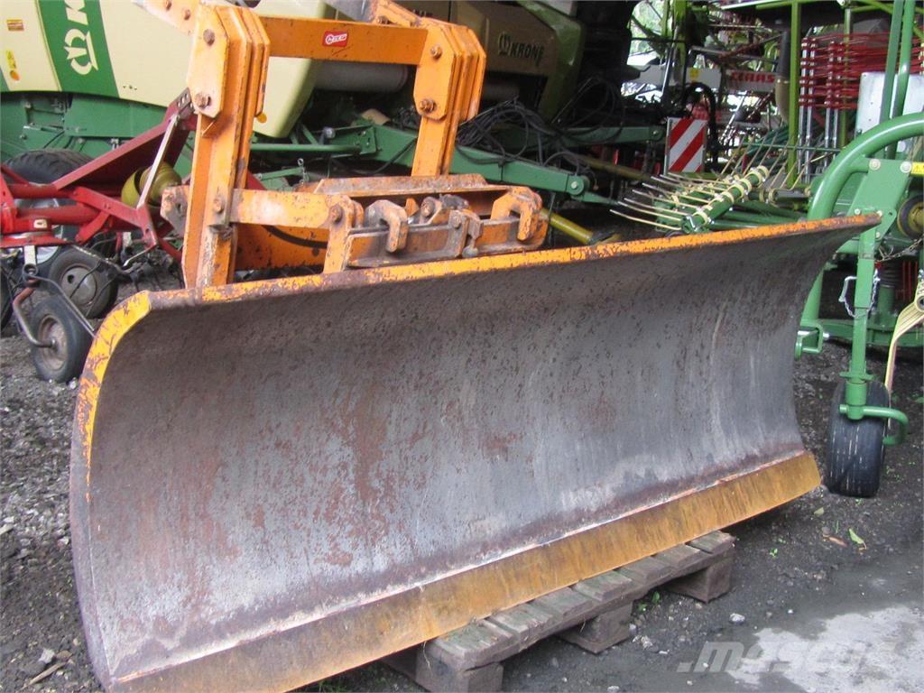 Hauer Terramatic 제설 블레이드 및 제설기