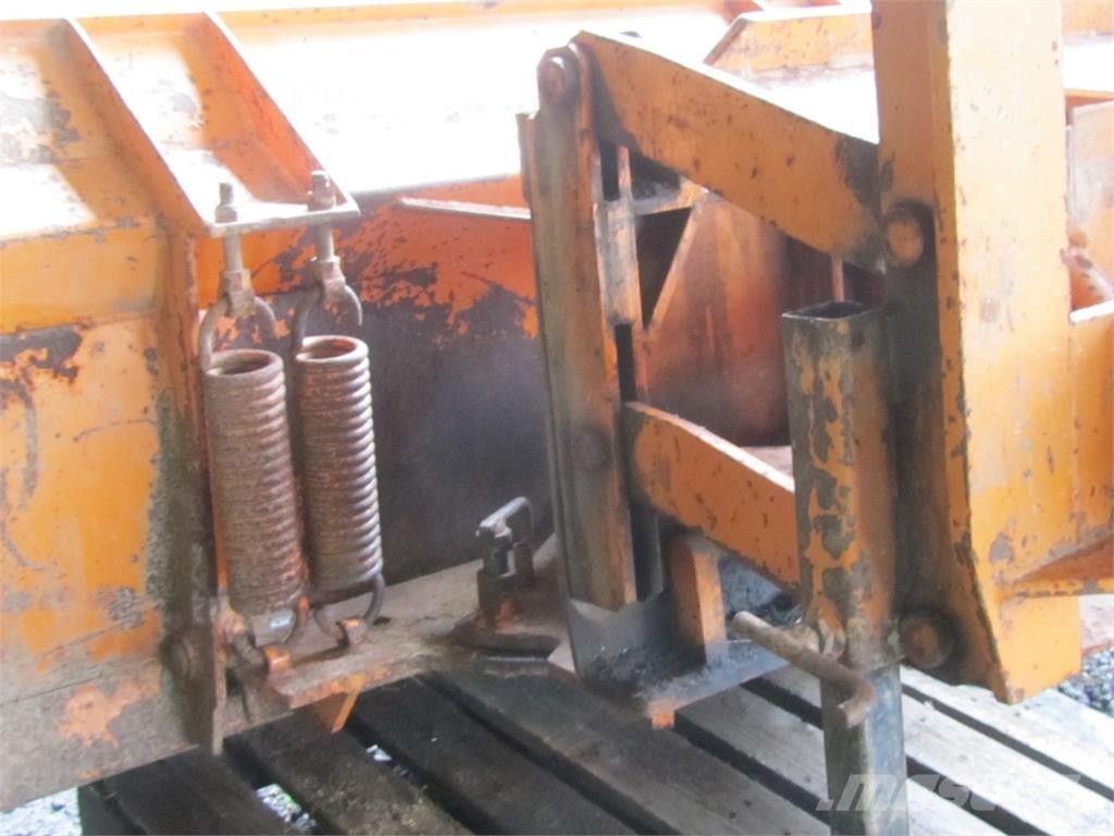 Hauer Terramatic 제설 블레이드 및 제설기