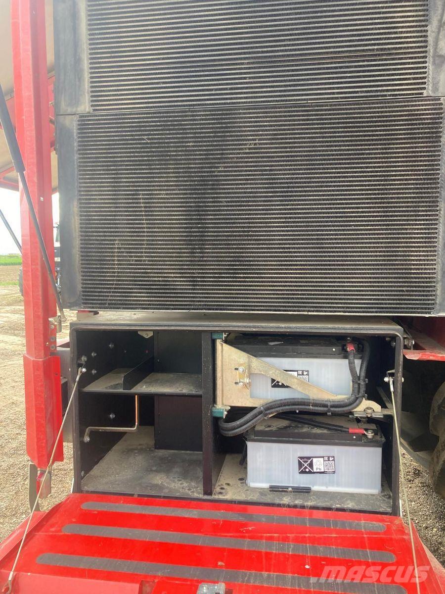 Holmer T4-30 비트 수확기