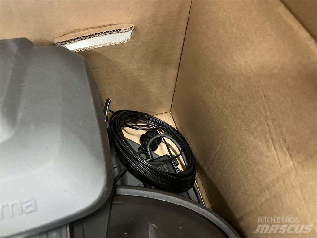 Husqvarna 430X NERA 탑승형 잔디깎기