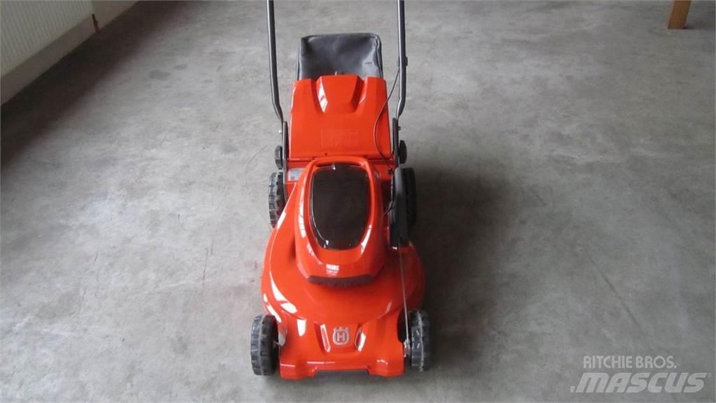 Husqvarna LC 347iVX 탑승형 잔디깎기