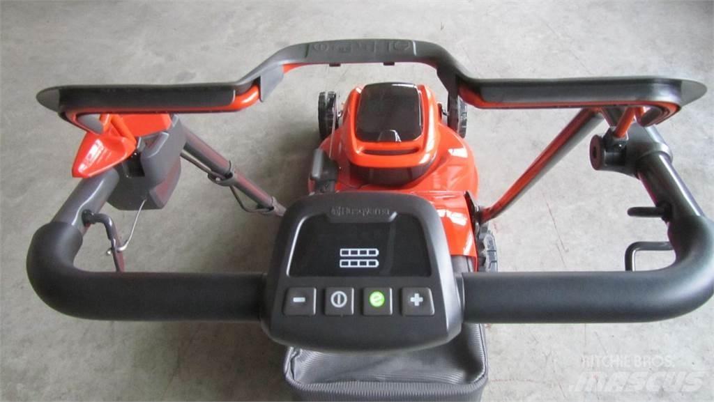 Husqvarna LC 347iVX 탑승형 잔디깎기