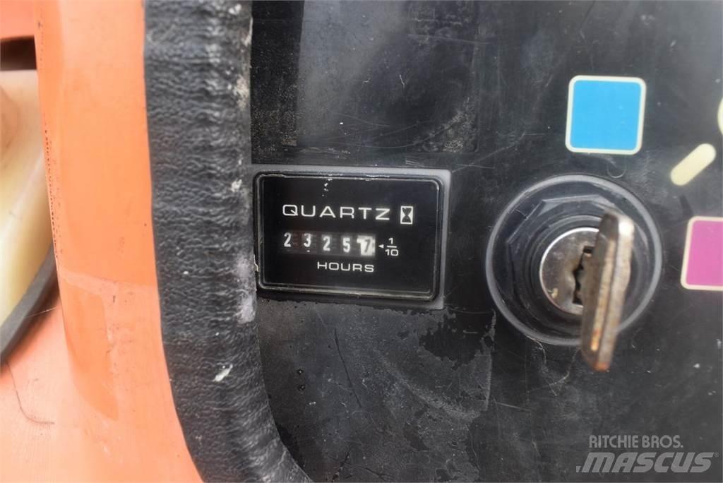 JLG 450AJ 관절형 전동이동 리프트