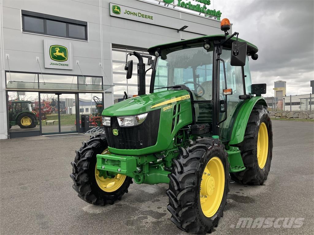 John Deere 5067E 트랙터