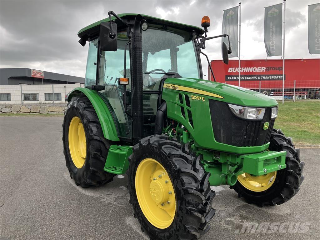 John Deere 5067E 트랙터