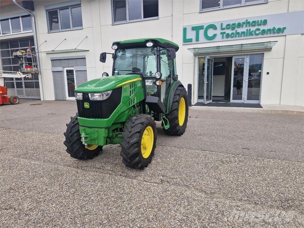 John Deere 5075 GF 트랙터