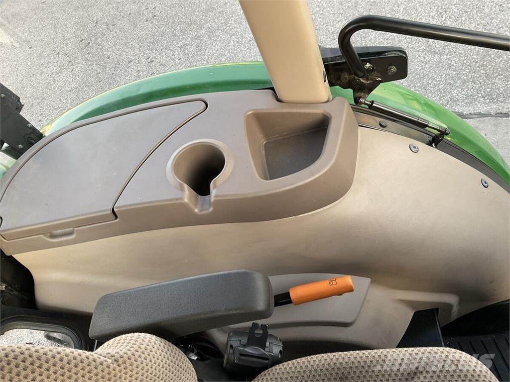 John Deere 5075E 트랙터