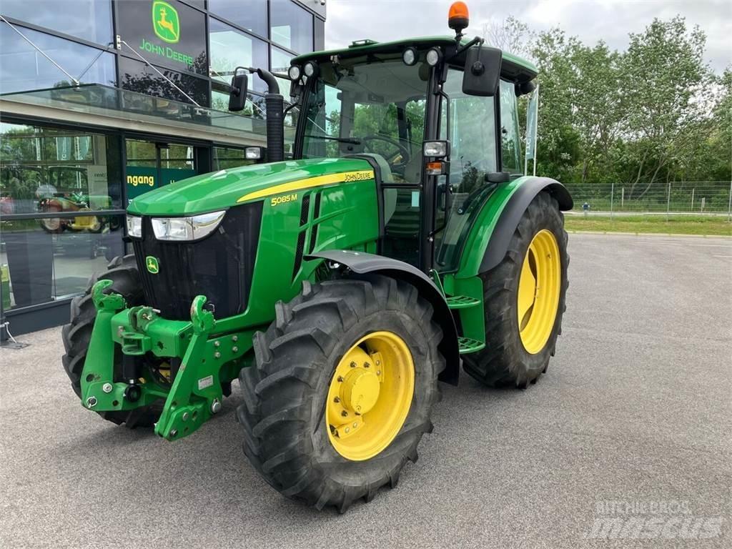 John Deere 5085M 트랙터
