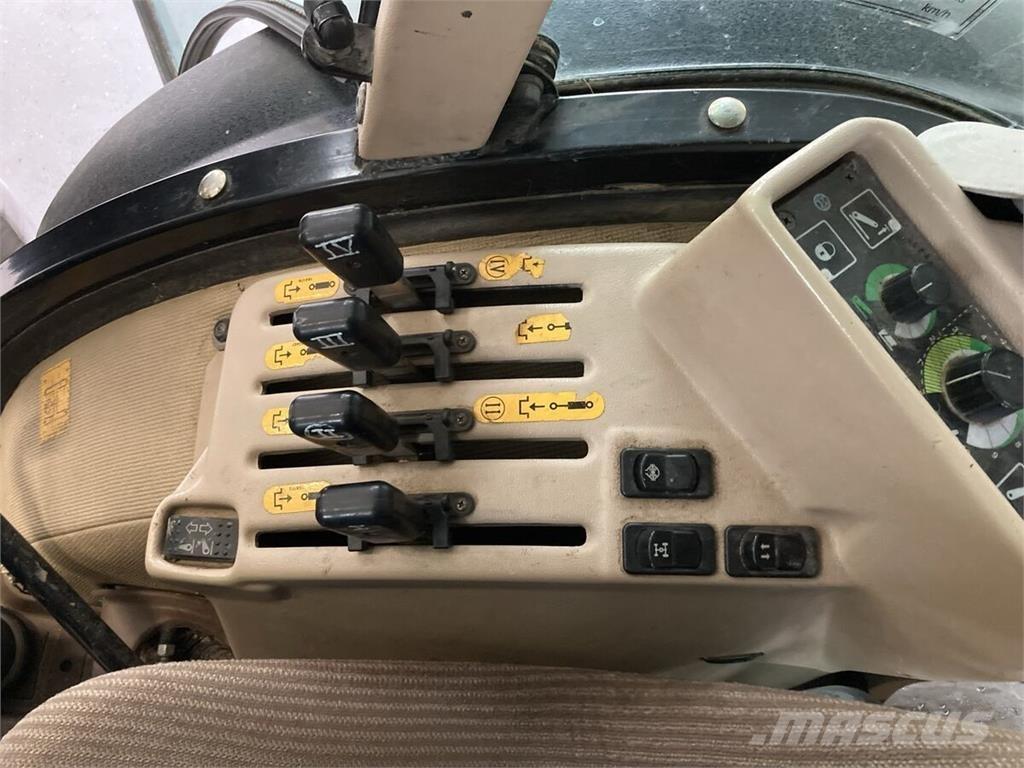 John Deere 5515F 트랙터
