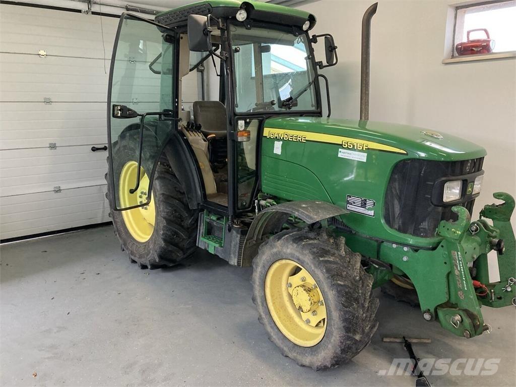 John Deere 5515F 트랙터