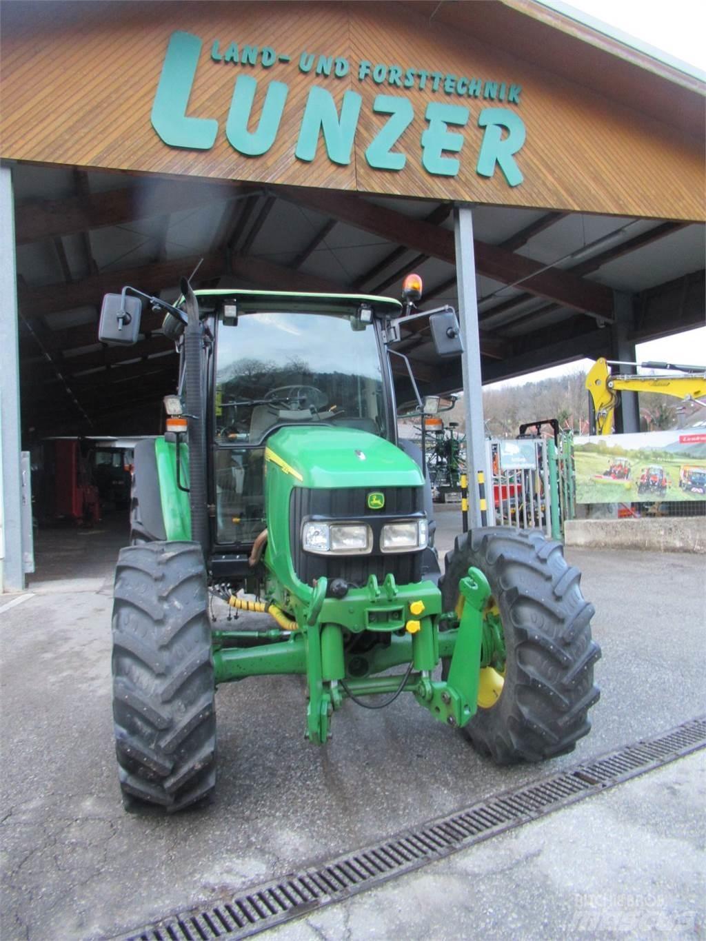John Deere 5820 트랙터