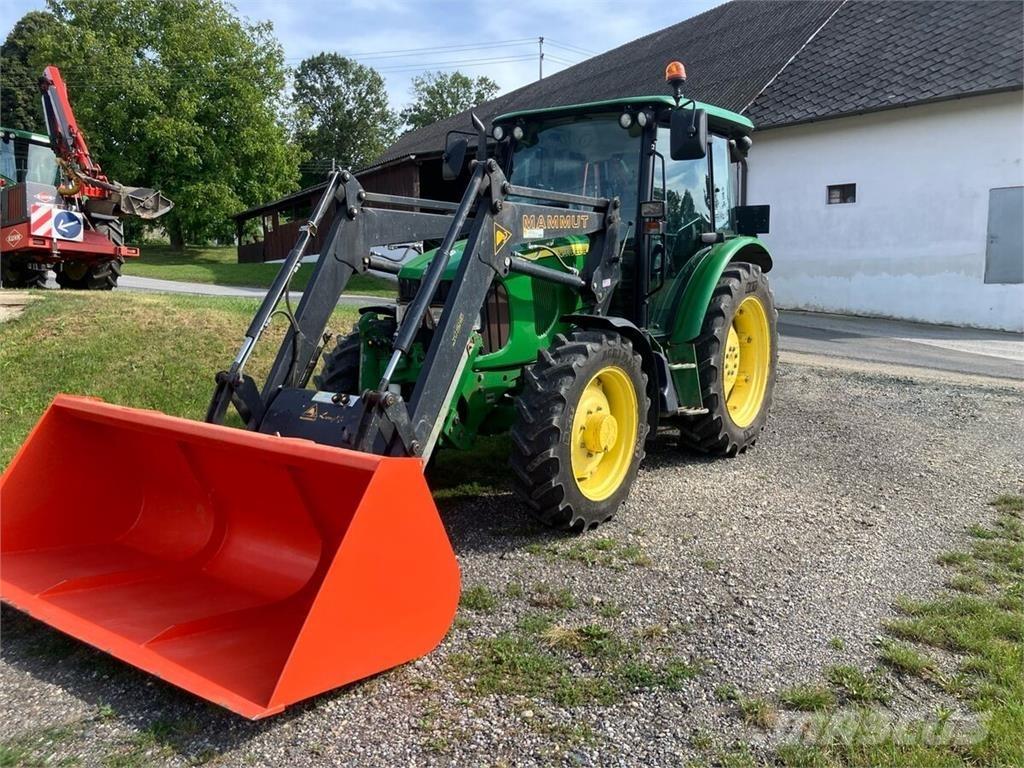John Deere 5820 트랙터