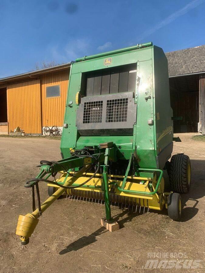 John Deere 592C 원형 곤포기