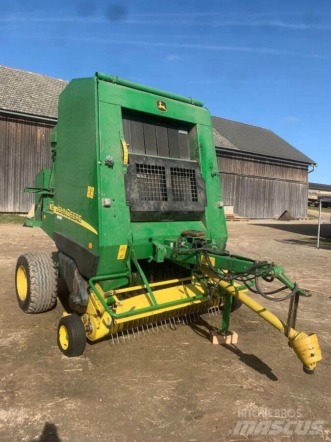 John Deere 592C 원형 곤포기