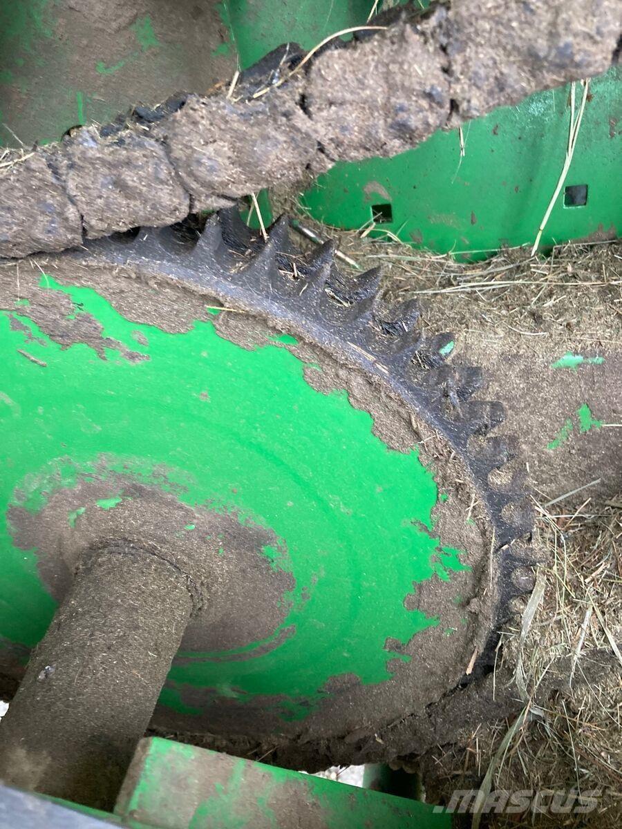 John Deere 592C 원형 곤포기