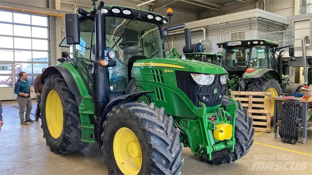 John Deere 6130R 트랙터