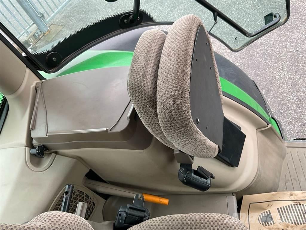 John Deere 6210R 트랙터
