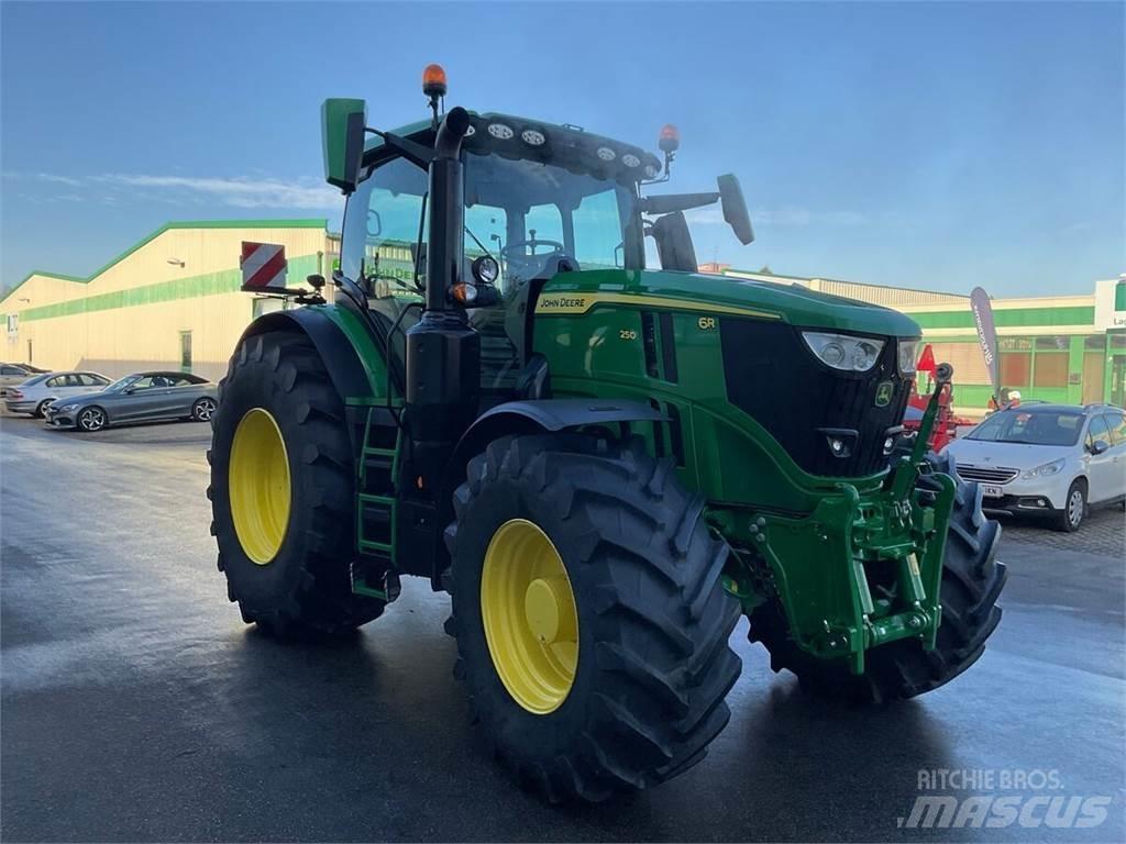 John Deere 6R 250 트랙터