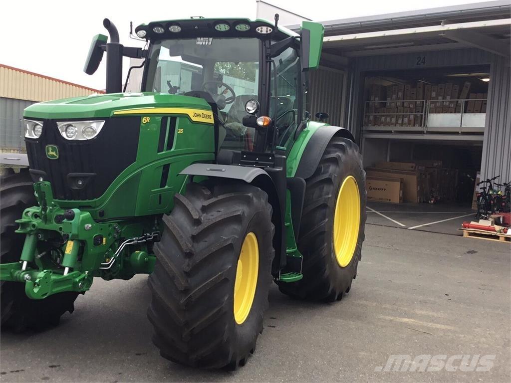 John Deere 6R215 트랙터