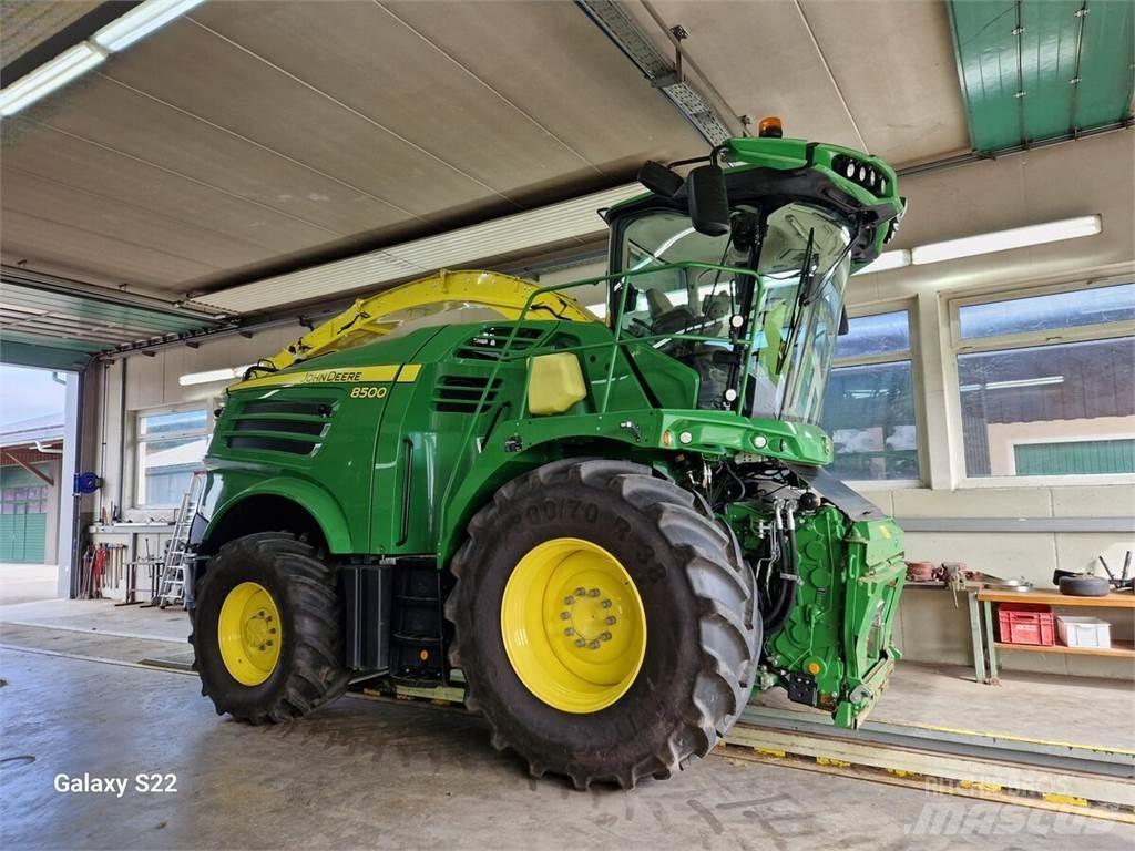 John Deere 8500 목초 수확기