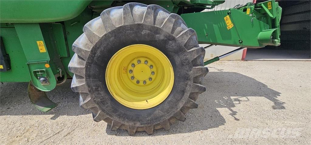 John Deere T550 콤바인 수확기