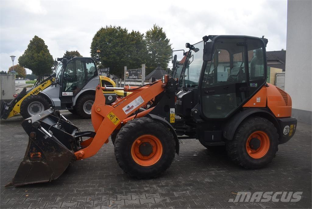 Komatsu WA70-7  휠로우더