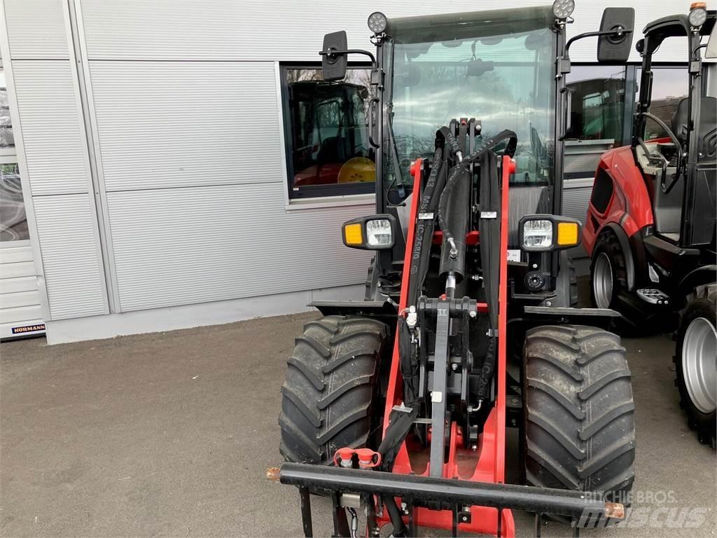 Manitou MLA 4-50 프론트 로더 및 굴착기