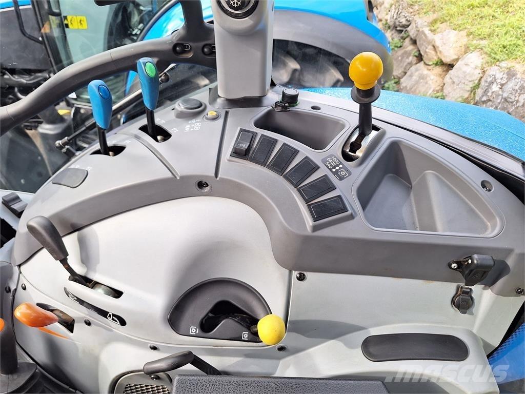 New Holland T 5.85 트랙터