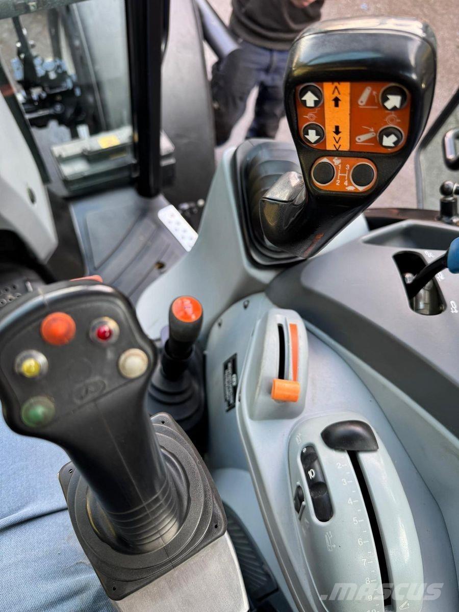 New Holland T4.115 트랙터