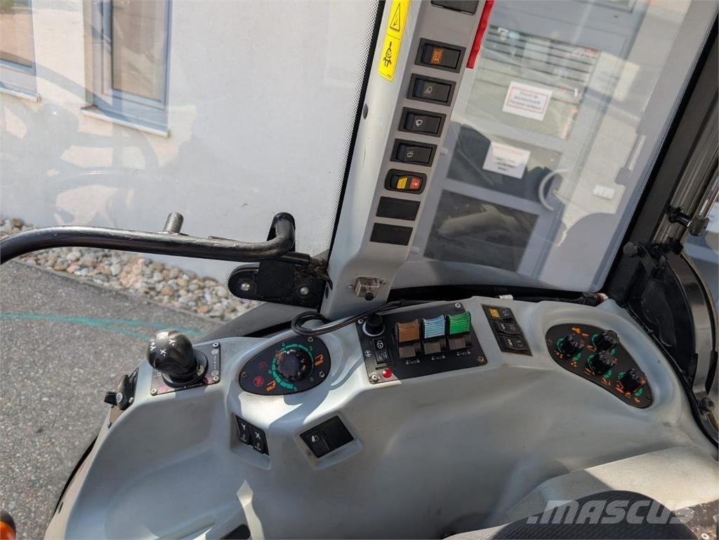 New Holland T4.90 F 트랙터