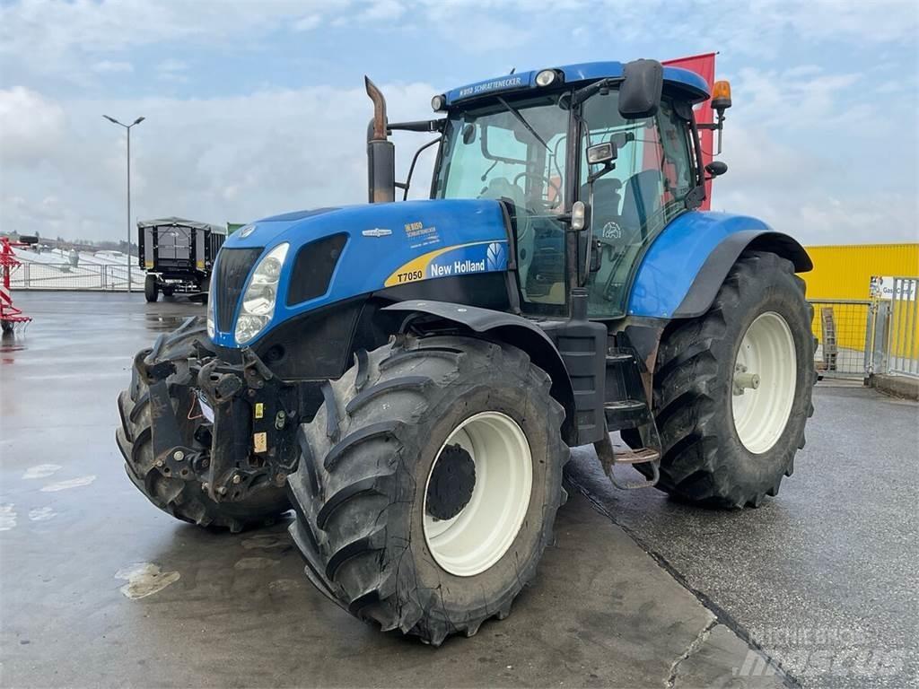 New Holland T7050 트랙터