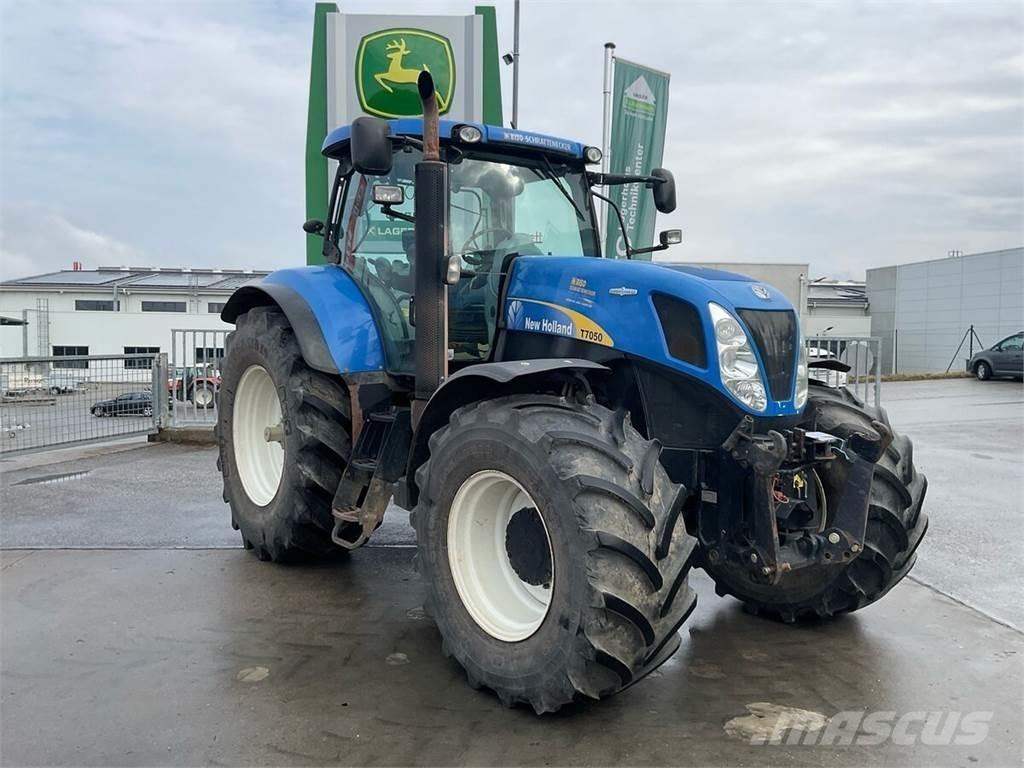 New Holland T7050 트랙터