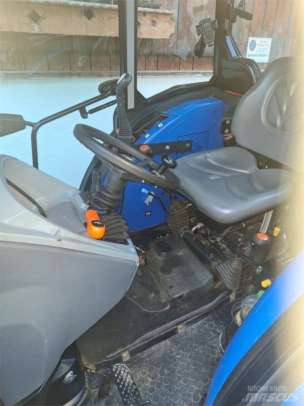 New Holland TD3.50 트랙터