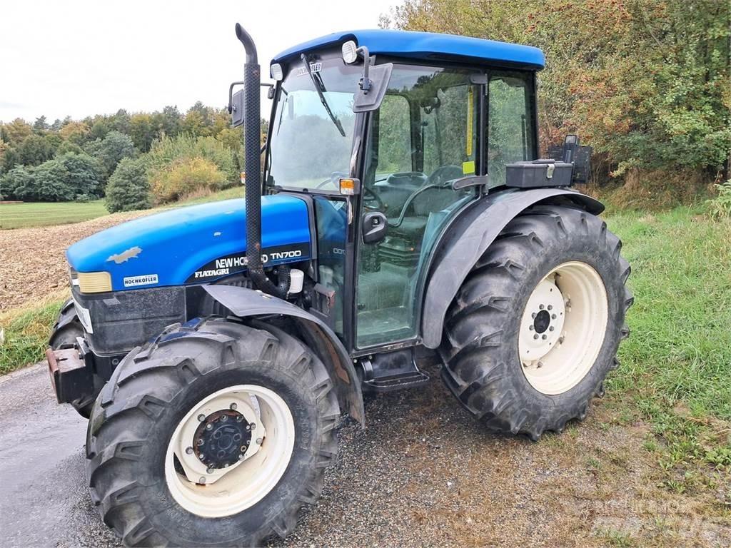 New Holland TN-D 70 트랙터