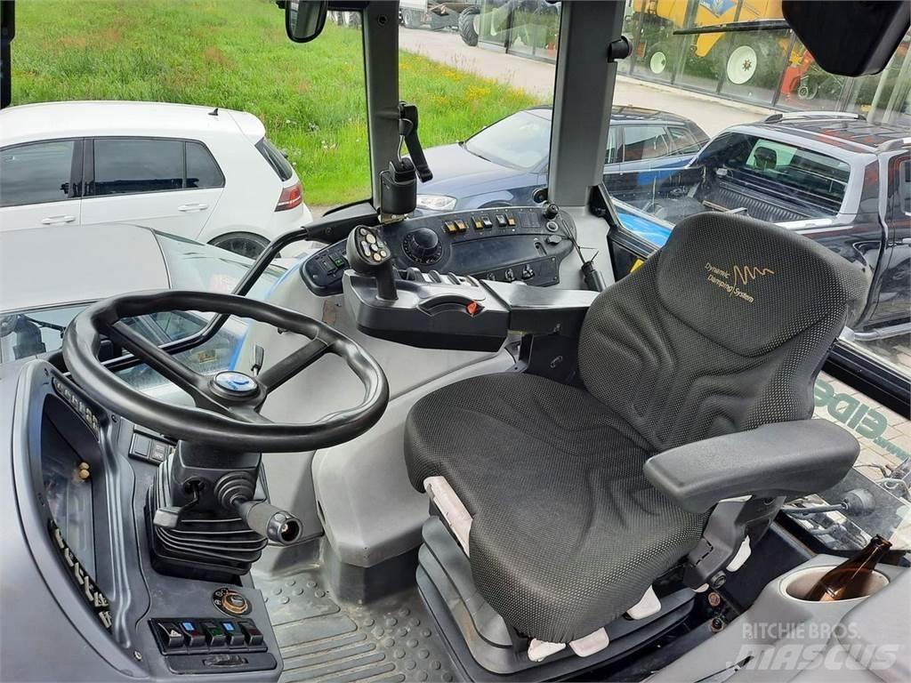 New Holland TVT 190 트랙터