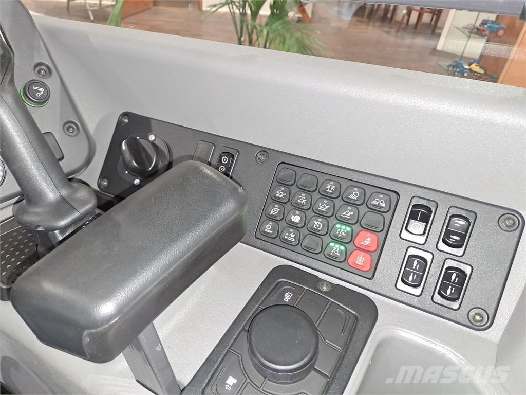 New Holland W 80 C  휠로우더