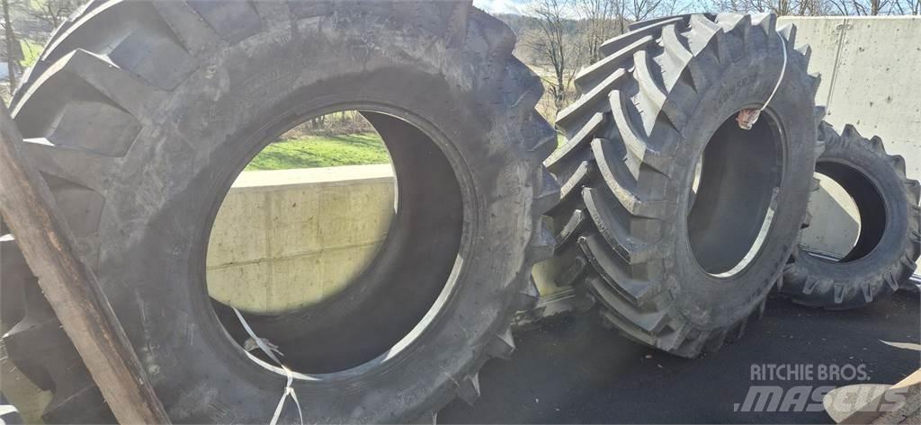 Petlas 650/85 R38 타이어, 휠 및 림