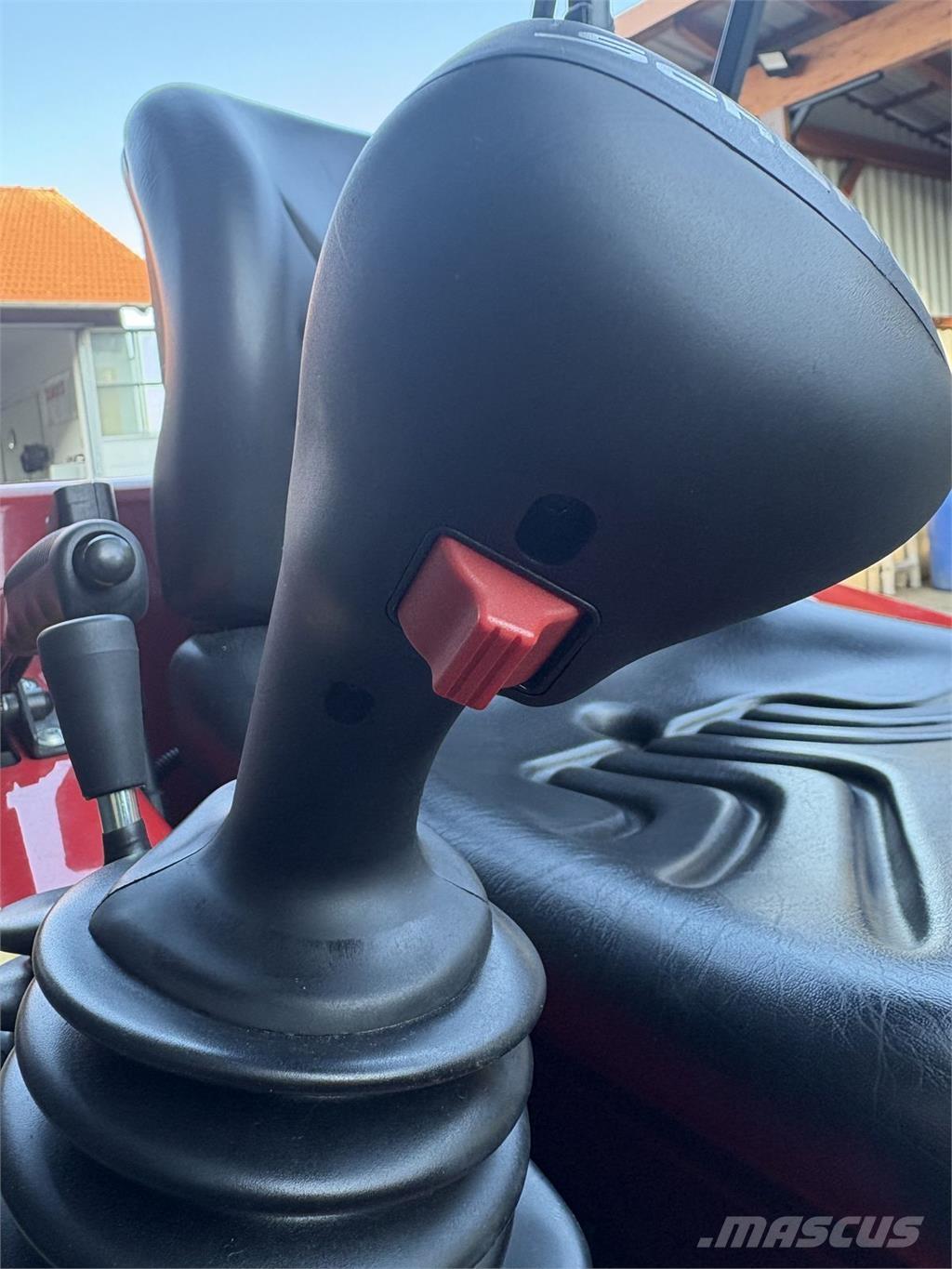 Schäffer 2630 프론트 로더 및 굴착기