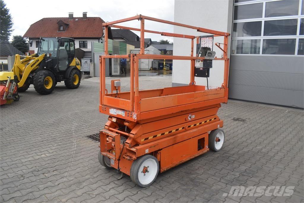 SkyJack SJ-III 3220 관절형 전동이동 리프트