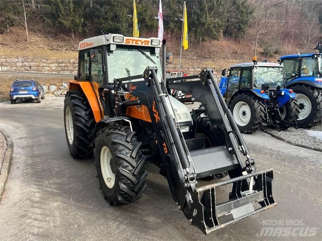Steyr 975A 트랙터