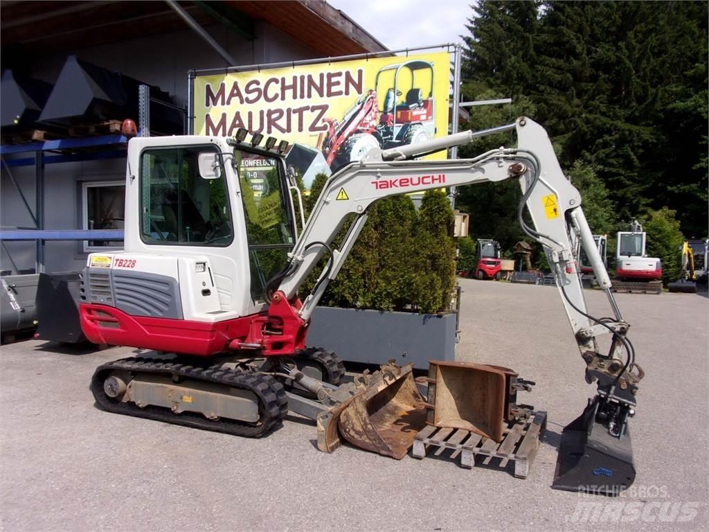 Takeuchi TB228 소형 굴삭기 7톤 미만