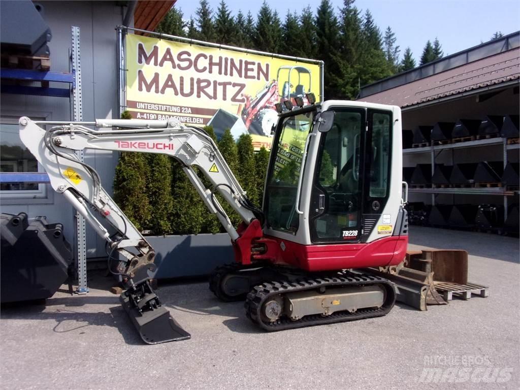 Takeuchi TB228 소형 굴삭기 7톤 미만