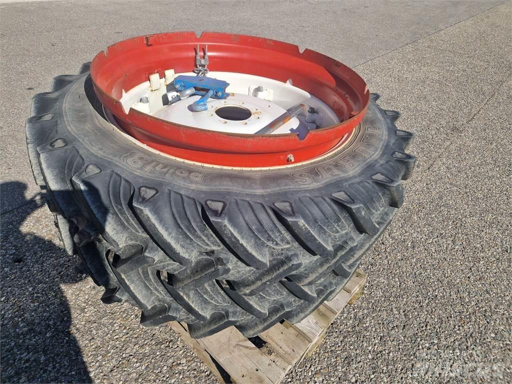 Taurus 12.4 R36 타이어, 휠 및 림