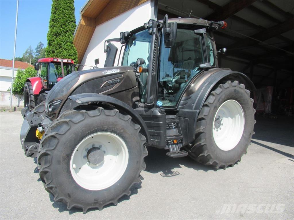 Valtra N134 (Stufe V) 트랙터