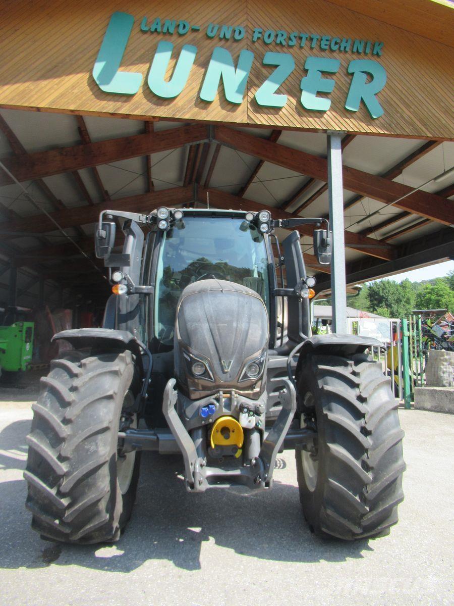Valtra N134 (Stufe V) 트랙터