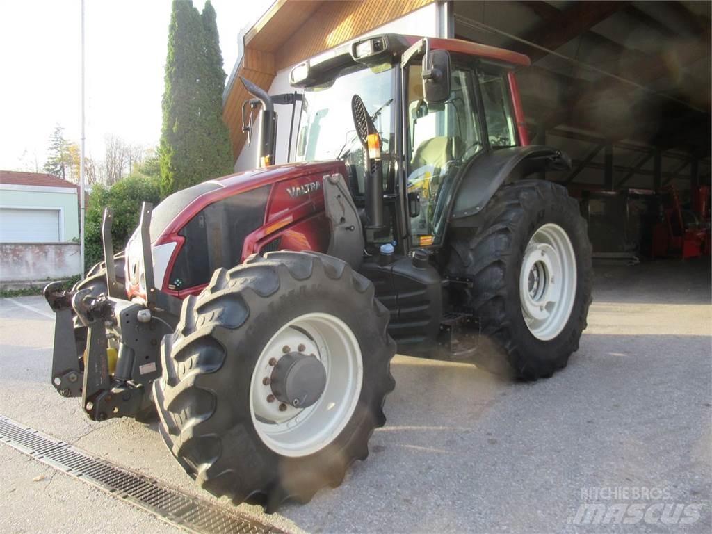 Valtra N163D 트랙터