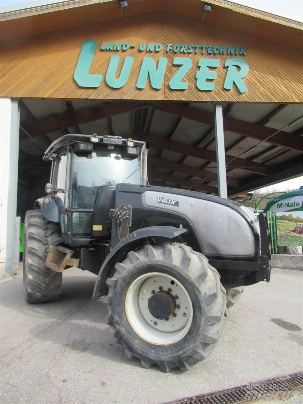 Valtra XM 130 트랙터