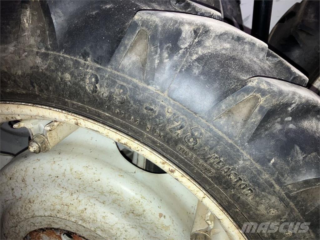  W7x28 타이어, 휠 및 림